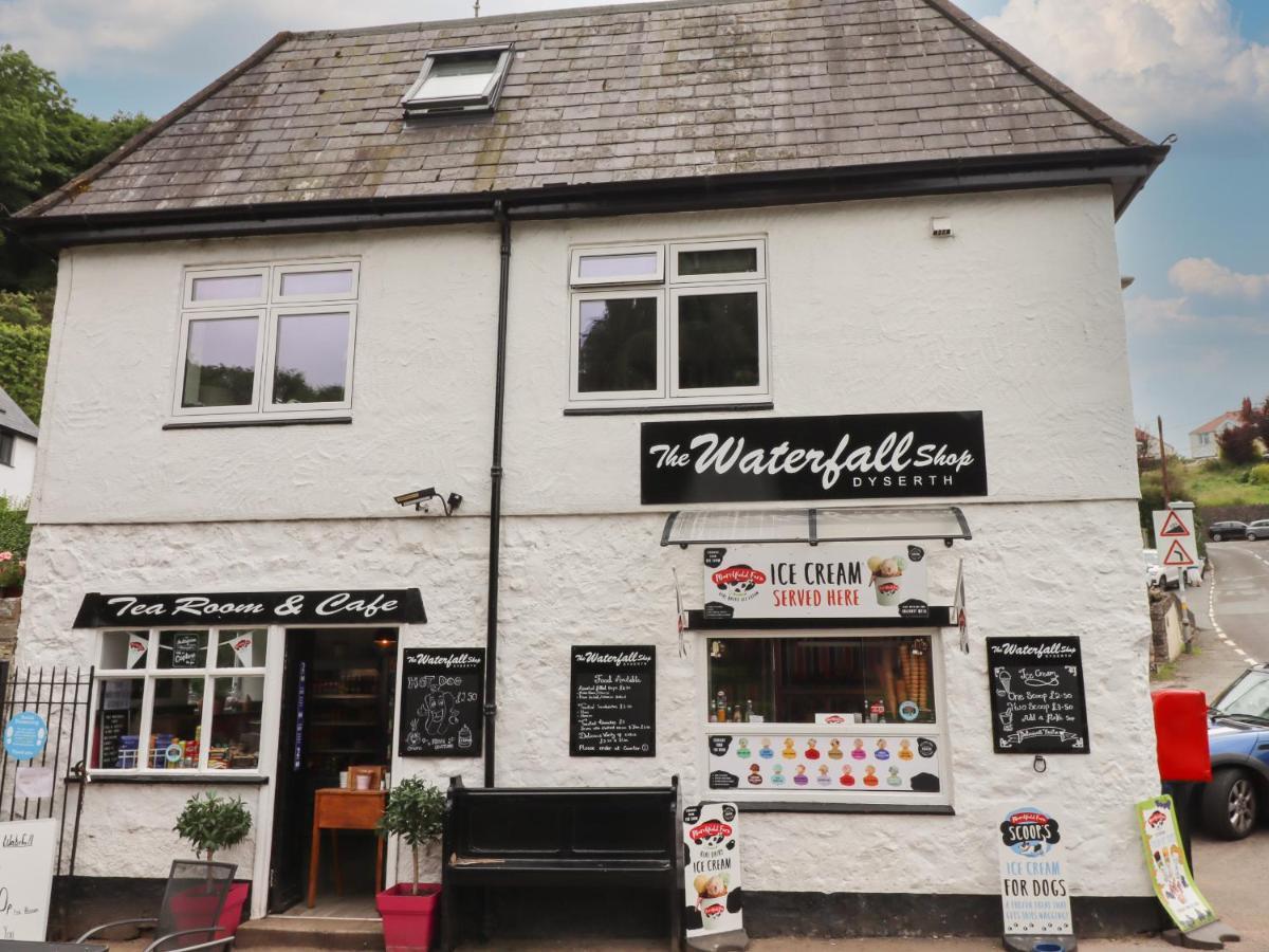 The Poppy Fields Abode Rhyl Exterior foto